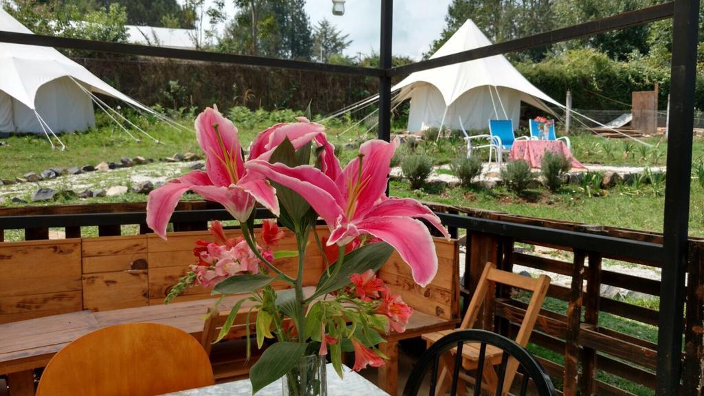 Hôtel Acatitlan Glamping à Valle de Bravo Extérieur photo